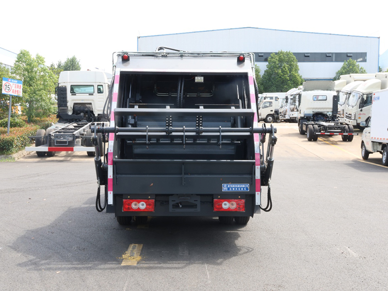 5.8方福田小卡3蓝牌不超重压缩垃圾车