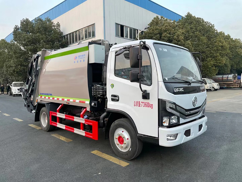 多利卡D6 6.5方压缩垃圾车