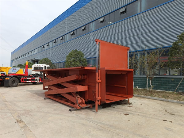 地埋式垃圾压缩站（侧举）