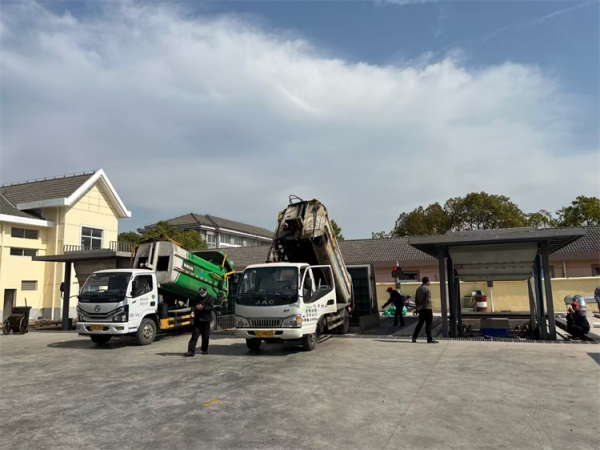 12方景观式移动垃圾压缩站