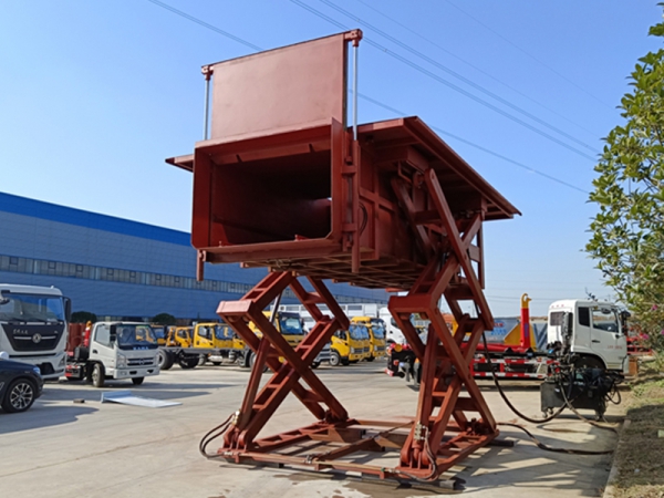 地埋式垃圾压缩站（侧举）