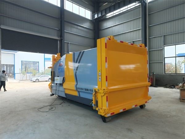18方挂桶型移动式垃圾压缩站