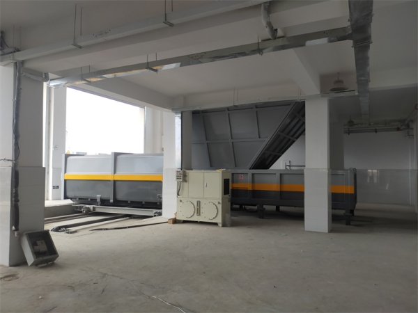 水平直压式垃圾站（移箱式）